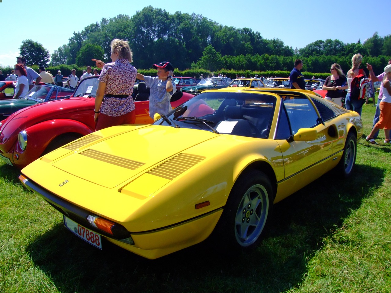 Феррари 308 GTS кабриолет