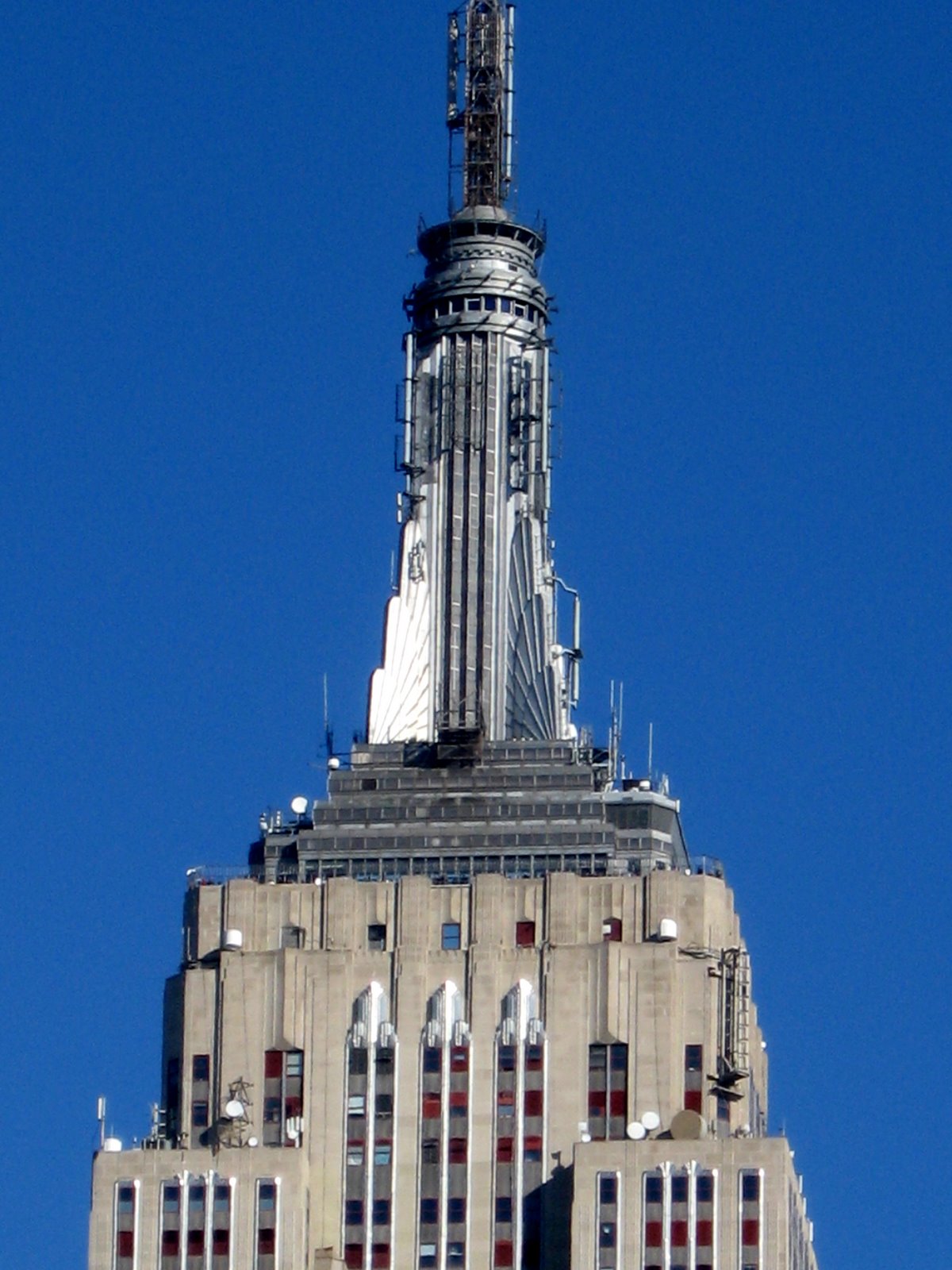 [empire_state_building_2.jpg]