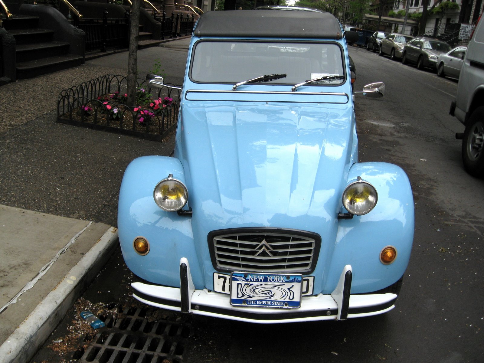 [citroën_2cv_3.jpg]