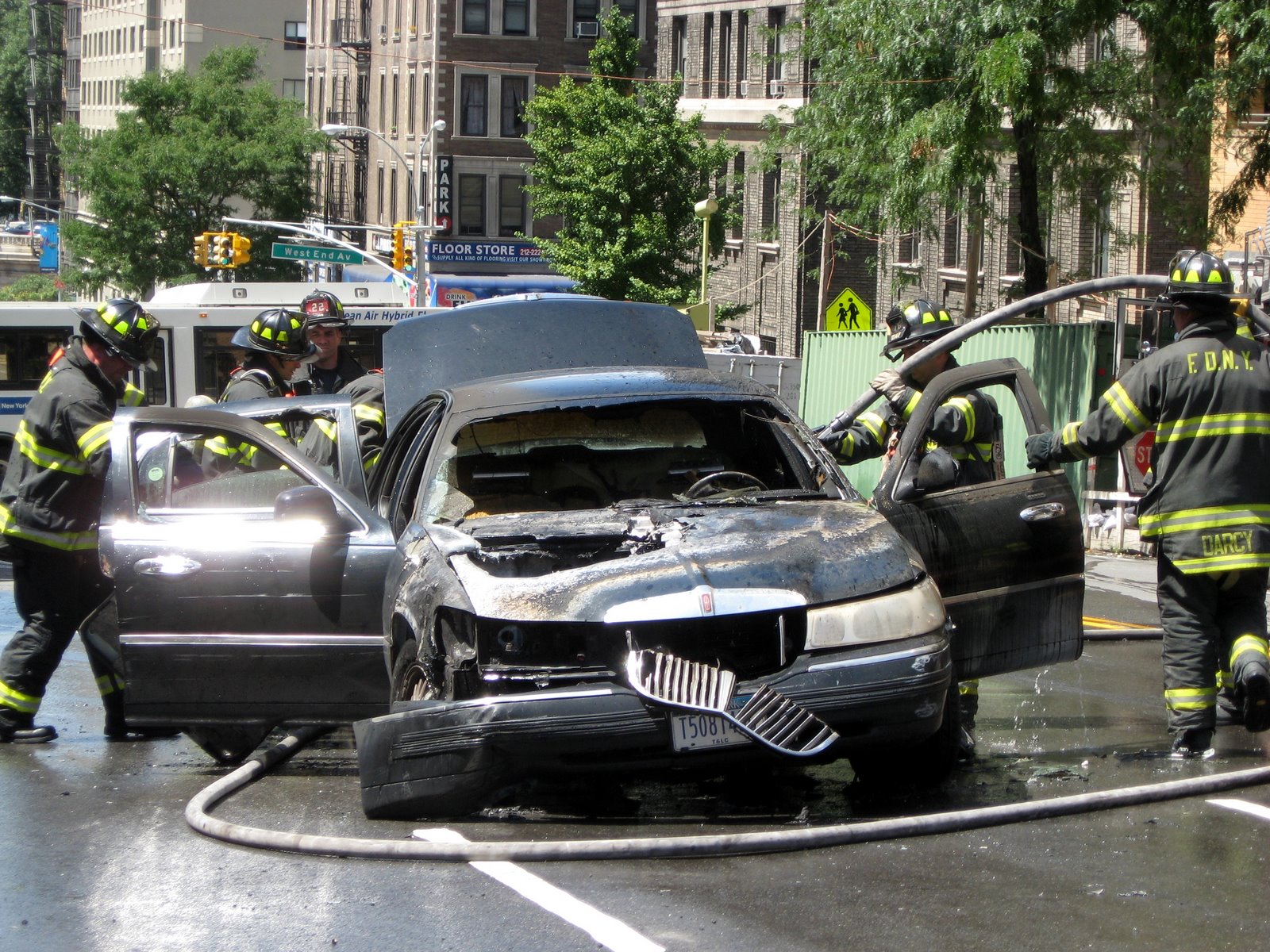 [firemen_car_fire.jpg]