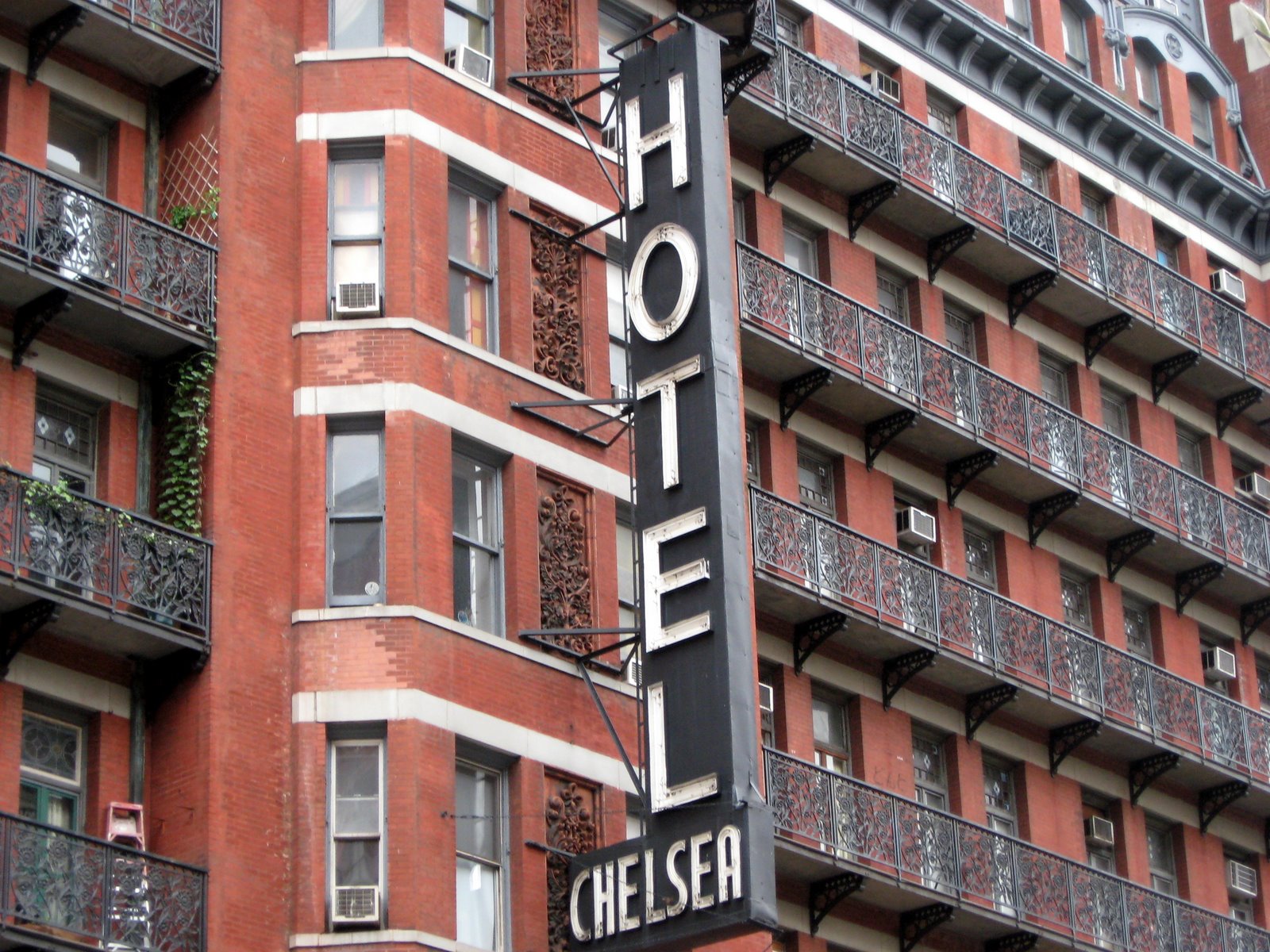 [hotel_chelsea_2.jpg]
