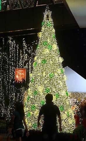 The Pictures Blog of Mr. MaLao's 2008 Christmas Decorations In Malaysia