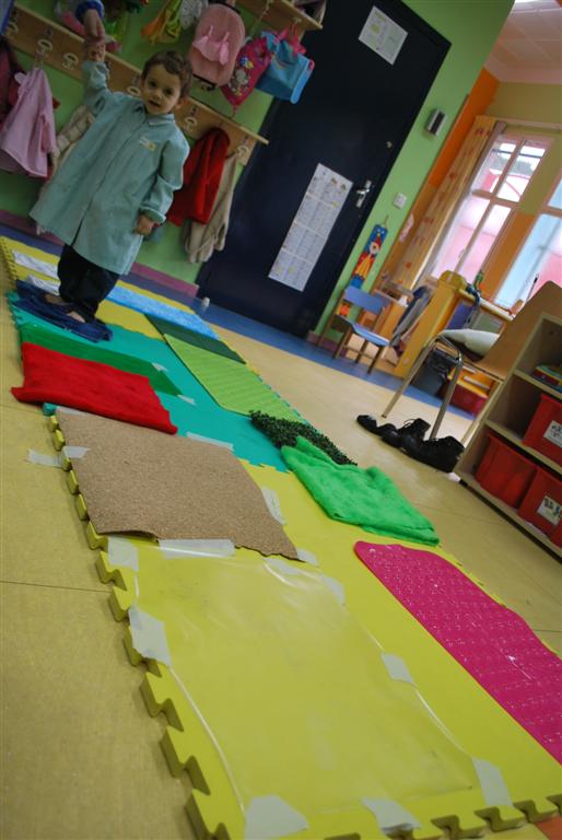 LA CLASE DE LUNA: ALFOMBRA SENSORIAL