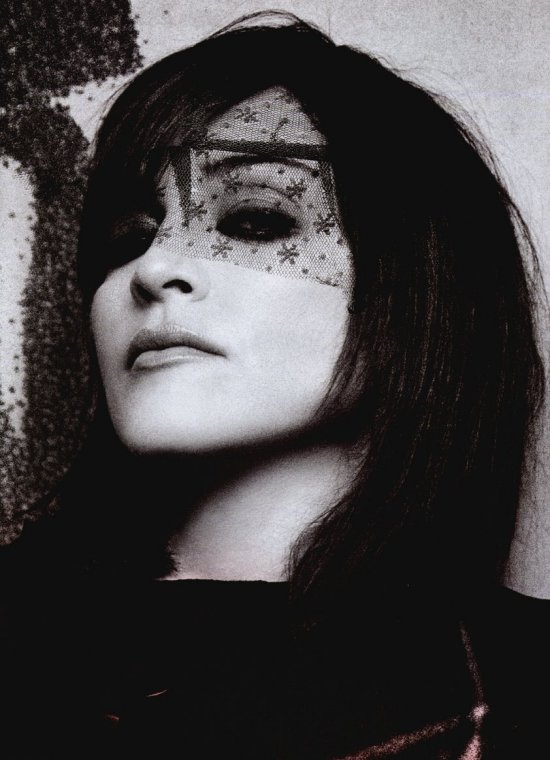 [madonna_002_craig_mcdean_2003_550x760.jpg]