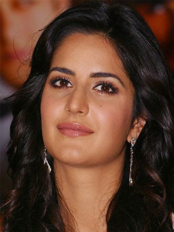 [Katrina-Kaif-is-possessive.jpg]