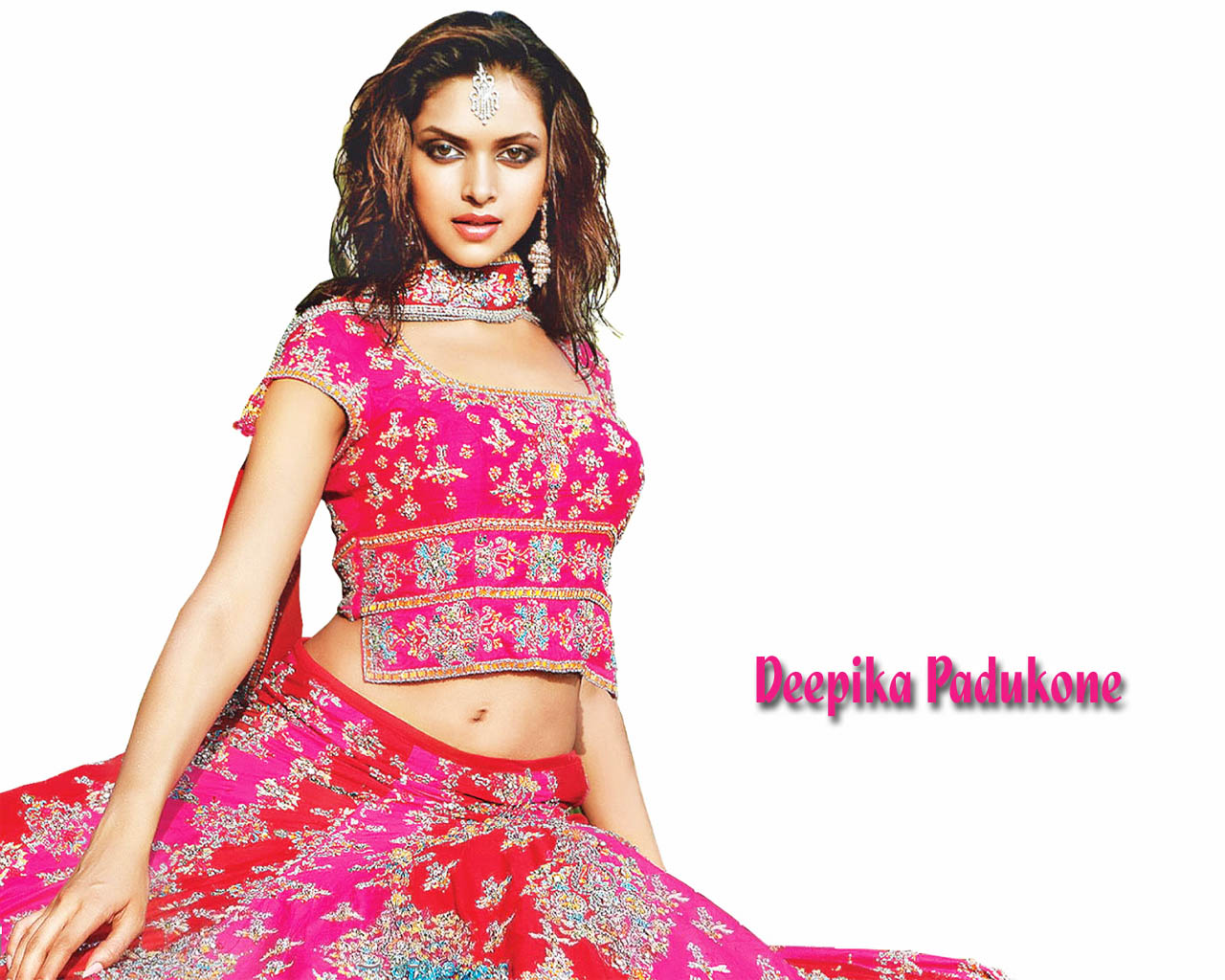 Deepika Padukone Wallpapers Bollywood Actress ~ Guru Fashion
