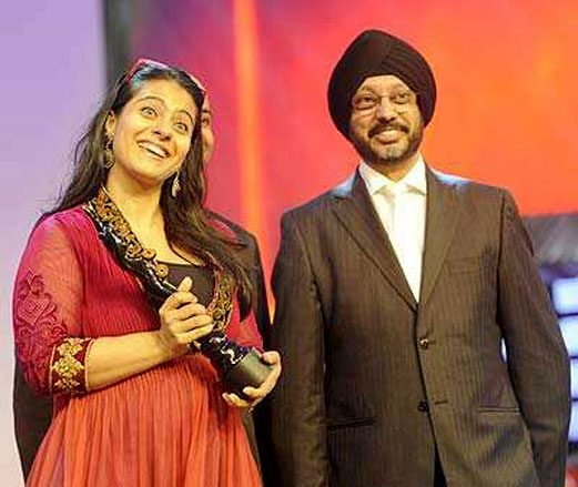  - Ranveer Singh, Anushka Sharma at 56th Filmfare Awards 2011