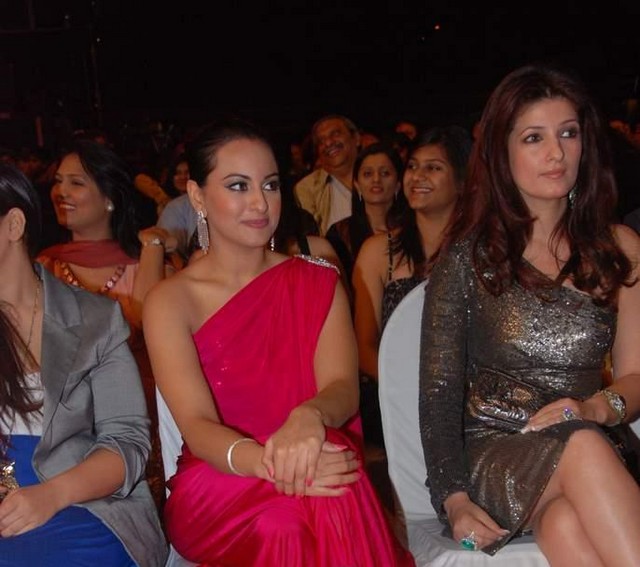 Sonakshi Sinha in Red Gown at Stardust Awards 2011 