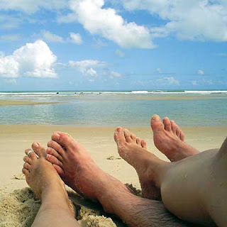 Jong stel seks op het strand