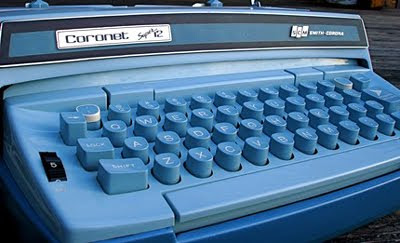 vintage-smith-corona-typewriter