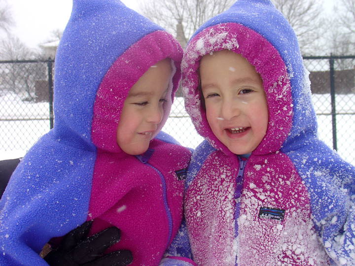 [2007.12.16SnowBunnies.jpg]