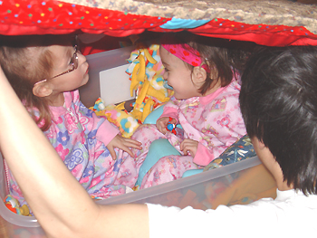 [2007.02.12HandEPlaying.jpg]