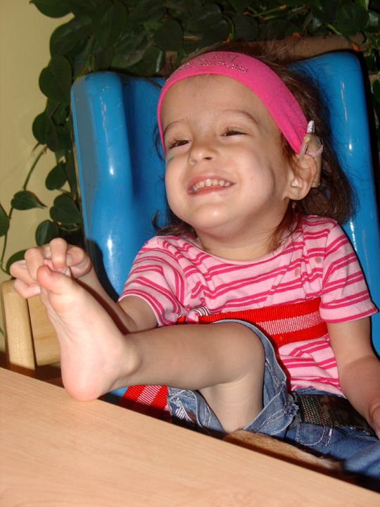 [2007.05.10EdenFootonTable.jpg]