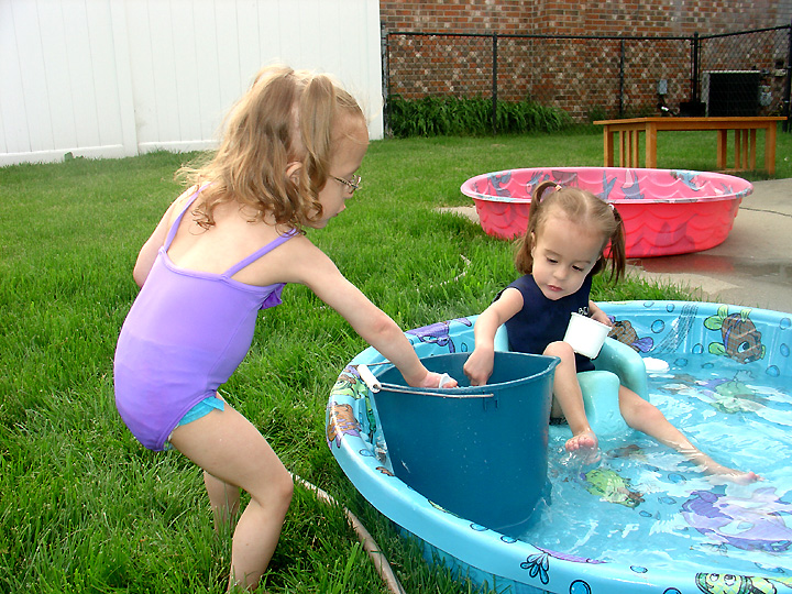 [2007.05.23SummerGirlies.jpg]