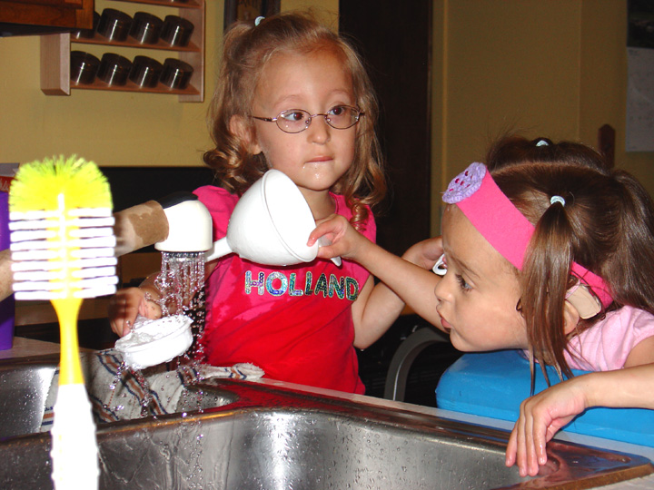 [2007.07.18WashingDishes.jpg]