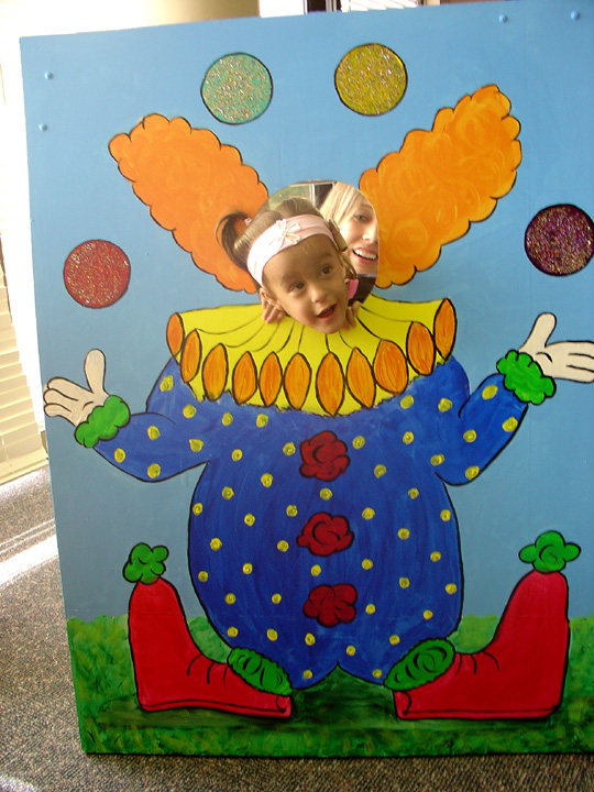 [2007.08.18EdenClown.jpg]