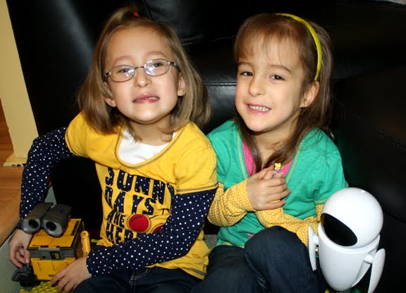 [2010.01.16RobotGirls.jpg]