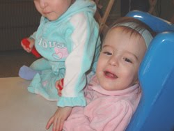 [2006.04.05HollandClimbing4.jpg]