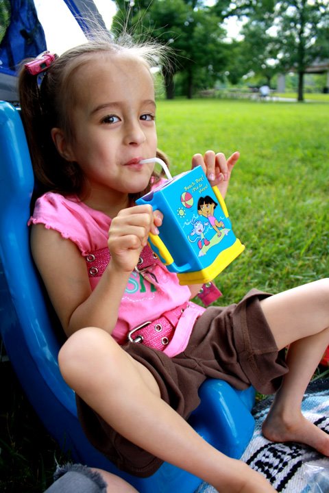 [2009.06.14EdenJuiceBox.jpg]