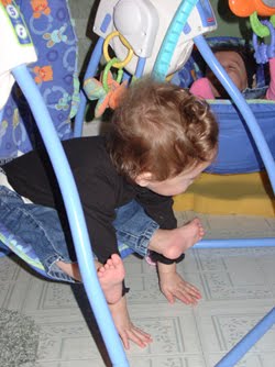 [2005.12.11HollandHandsonFloor.jpg]