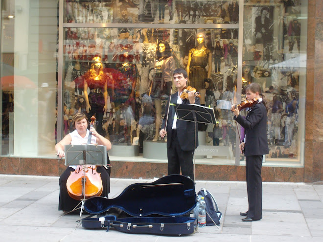 Music in the courtyard