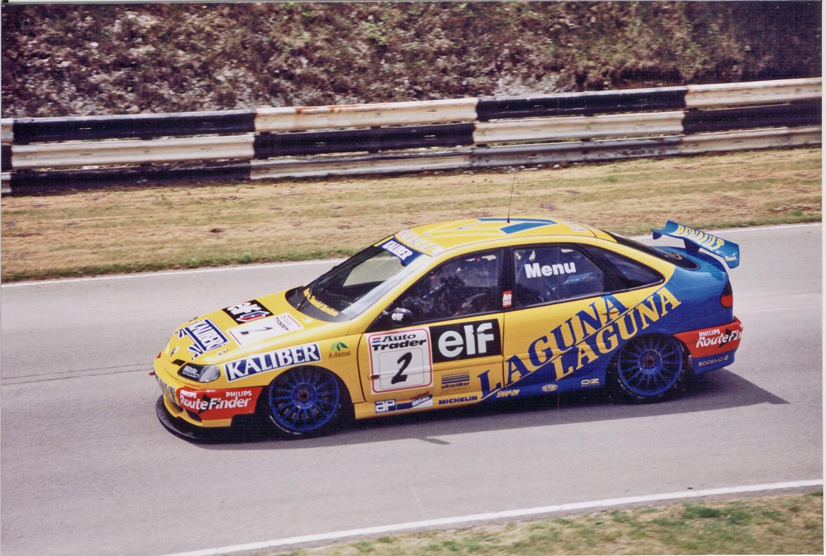 Miniature Renault Laguna BTCC 1996 - Échelle 1/43 - Alain Menu - Vitesse