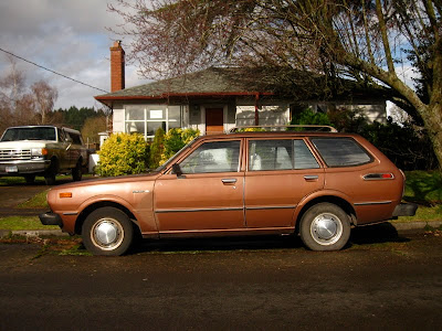 1976 toyota corolla deluxe wagon #2