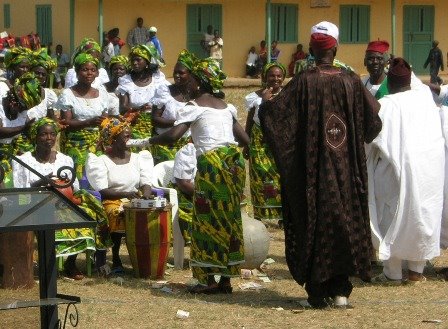 [Web+-+Madakiya+-+VIPs+dash+choir.jpg]