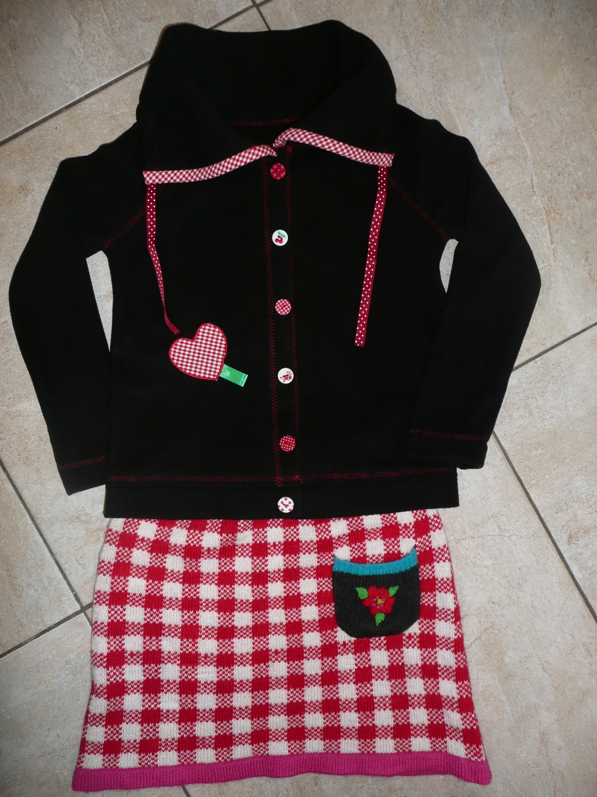 ASTRIDS CREATIES Fleece vestje completeerd Hema rokje