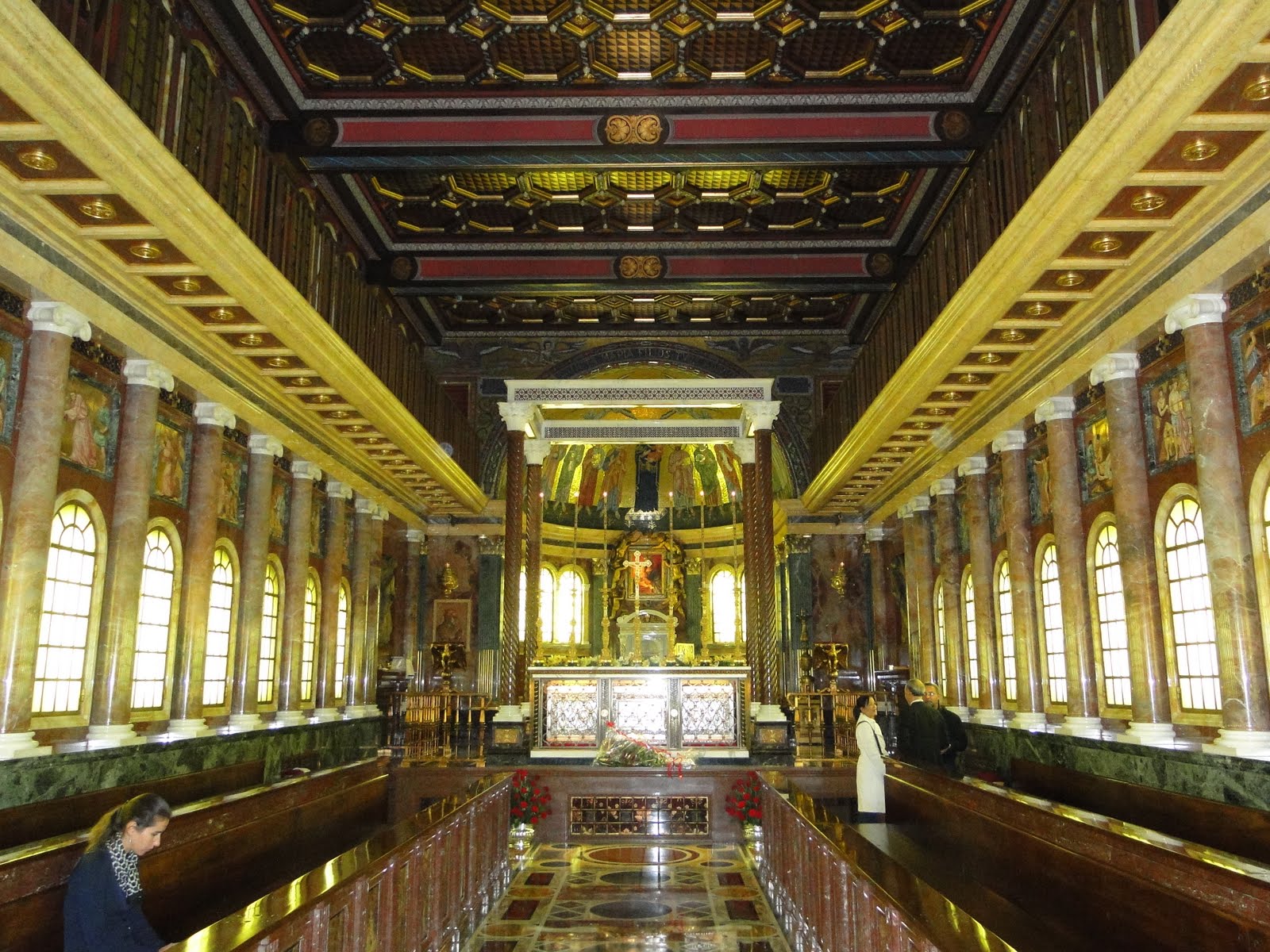 Pontificia Universidad De La Santa Cruz PEREGRINOS VENEZOLANOS EN ACCION: PONTIFICIA UNIVERSIDAD DE LA SANTA CRUZ