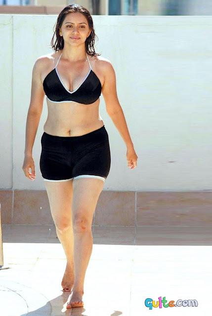 Indian-Bikini11.jpg