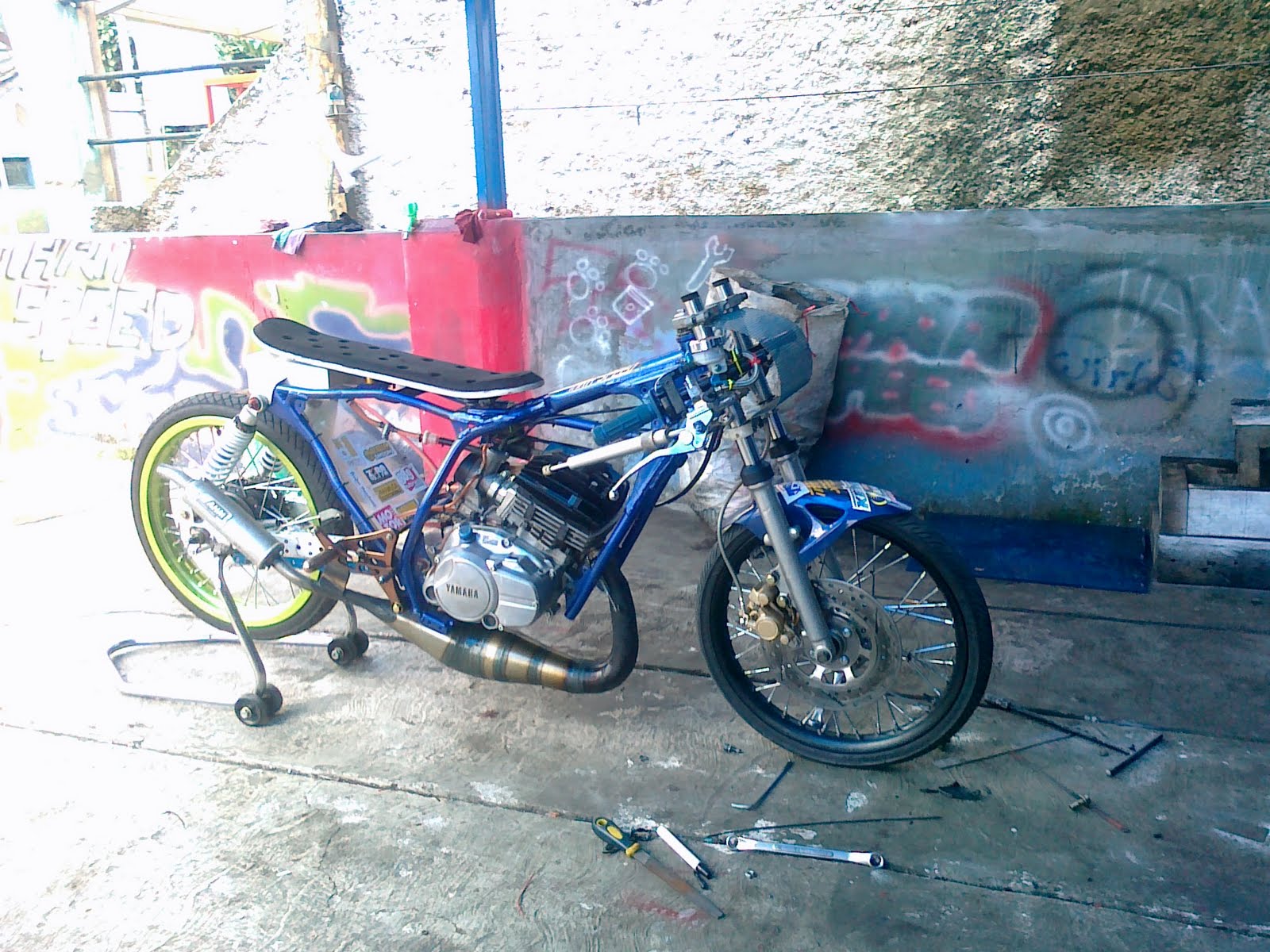 Ide 90 Gambar Motor Yamaha Rxz Catalyzer Terunik