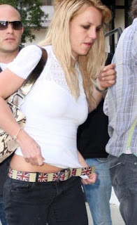 Britney Spears'ın sütyen sorunu!