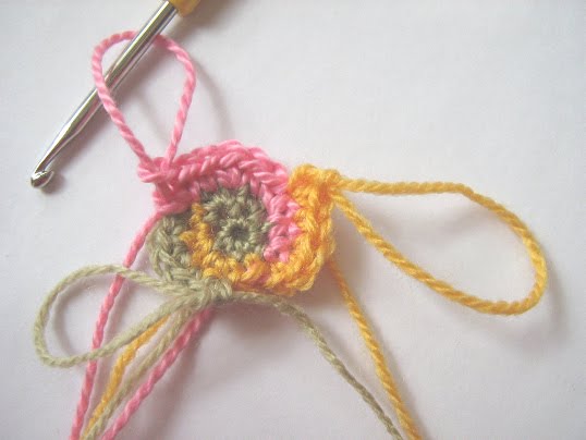 [crochet-spiral_loops_lg.jpg]