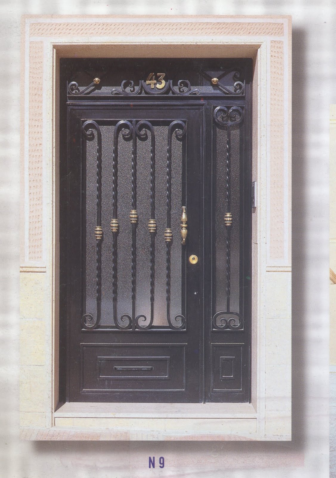 instalaciones comerciales benidorm: puertas entrada en forja y accesorios