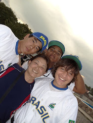 Atleta Júlio, Gohara e Ferrucci com a tia Kelly Rumi