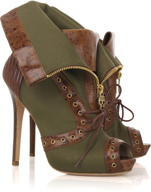 http://3.bp.blogspot.com/_UFxFUUm15go/S6UIwAbPYPI/AAAAAAAAFDY/w_AWUgNJbv4/s640/alexander-mcqueen-ankle-boot-militar-got-sin01.jpg