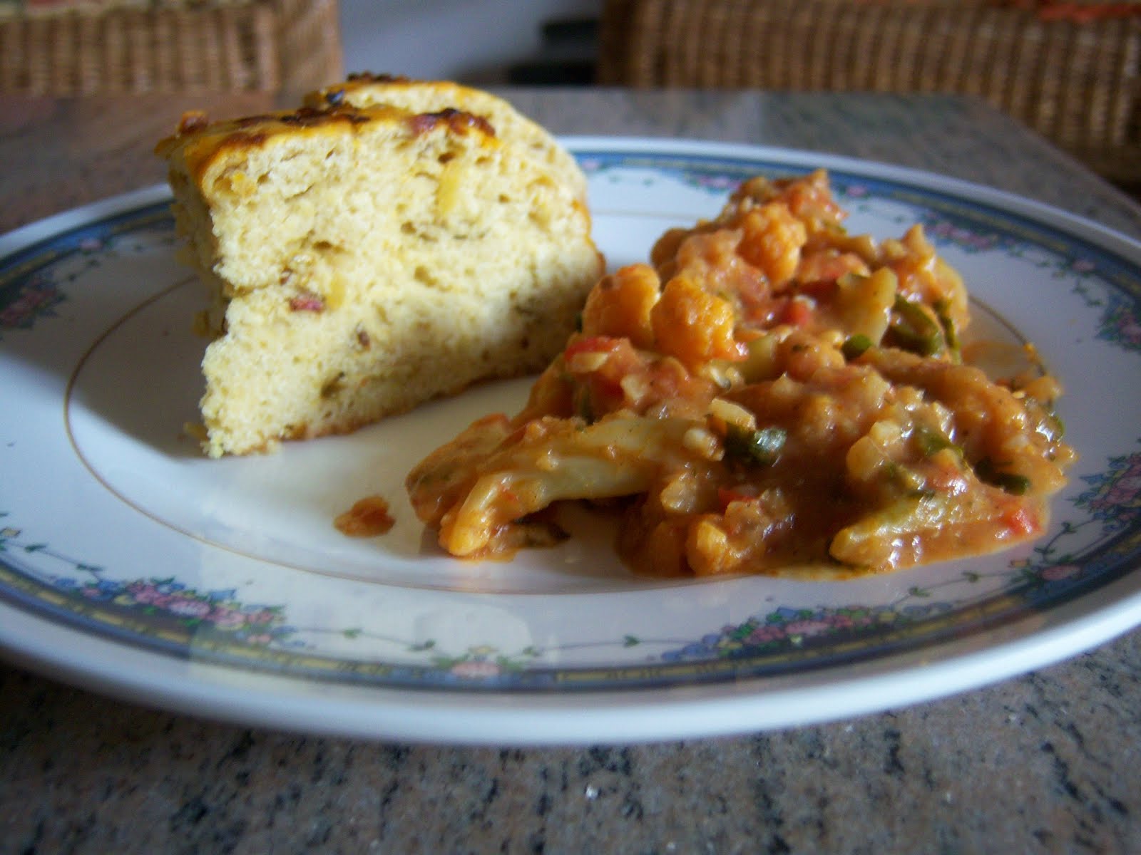[cauliflower+bake+and+bread.jpg]