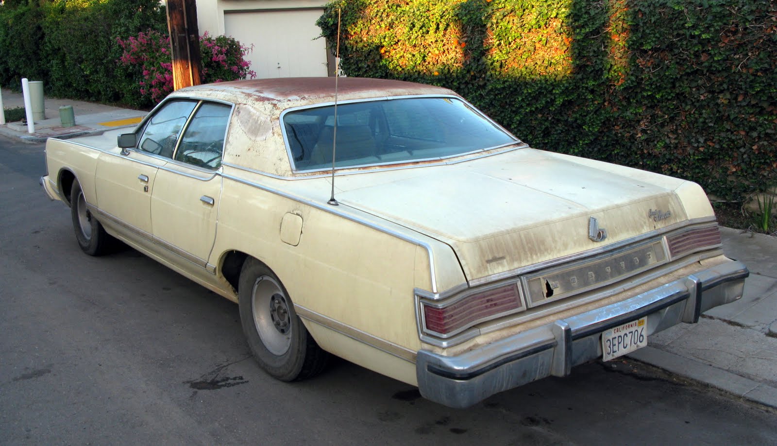 THE STREET PEEP: 1977 Mercury Grand Marquis