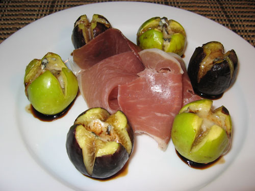 Figs Stuffed with Gorgonzola and Drizzled in Balsamic Reduction with Prosciutto Figs Stuffed with Gorgonzola and Drizzled in Balsamic Reduction with Prosciutto