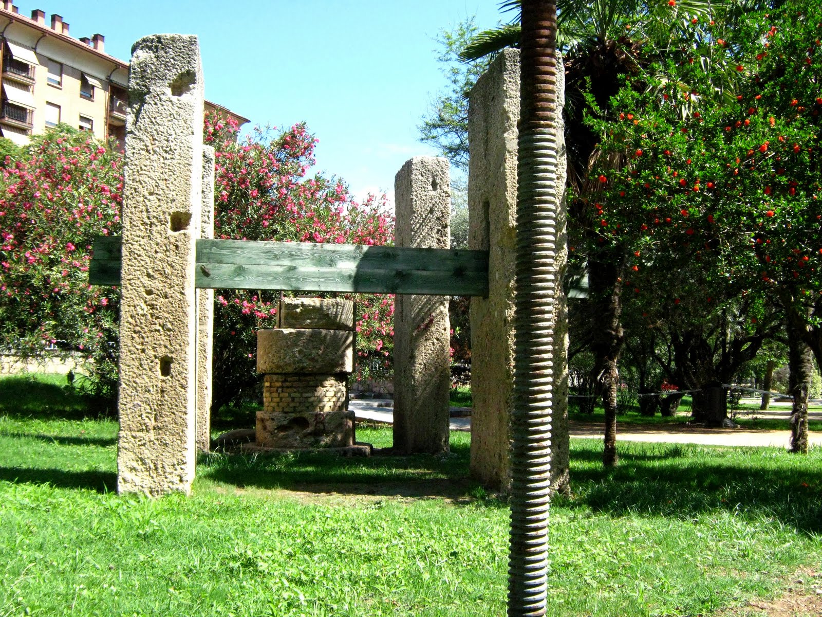 Zaragoza Milenaria desde la distancia. El Parque Bruil