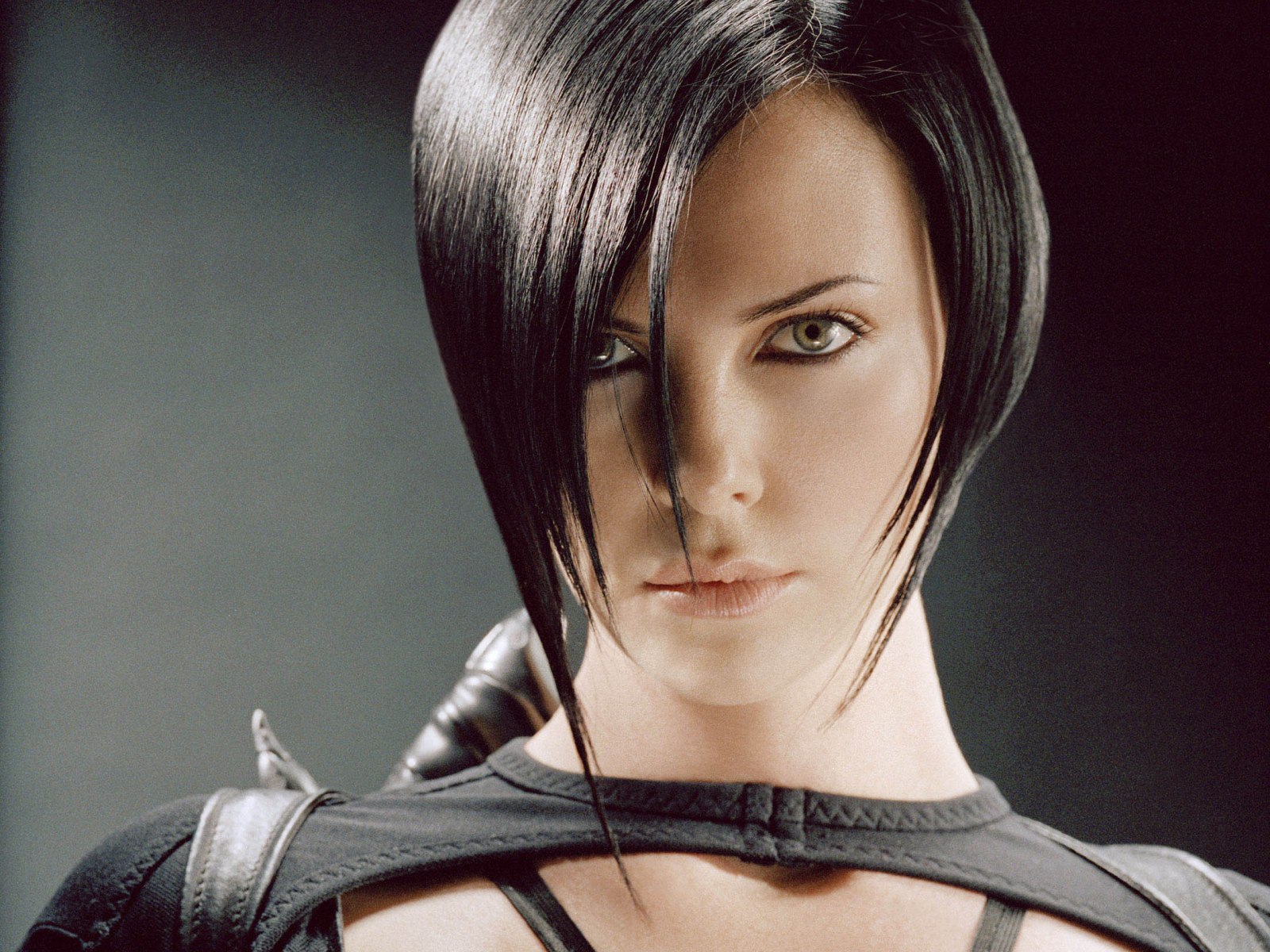 Charlize Theron Aeon Flux Hairstyle.