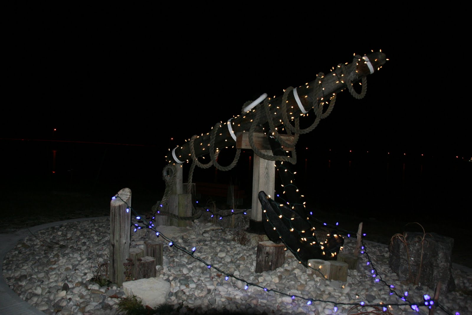 [Dunnville+Christmas+Lights+(7).JPG]