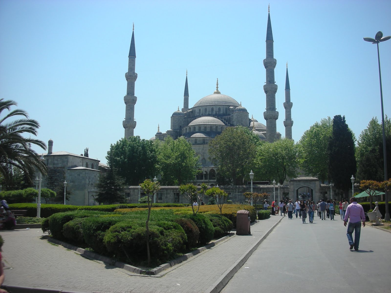 Antiblurbs By The Bosphorus