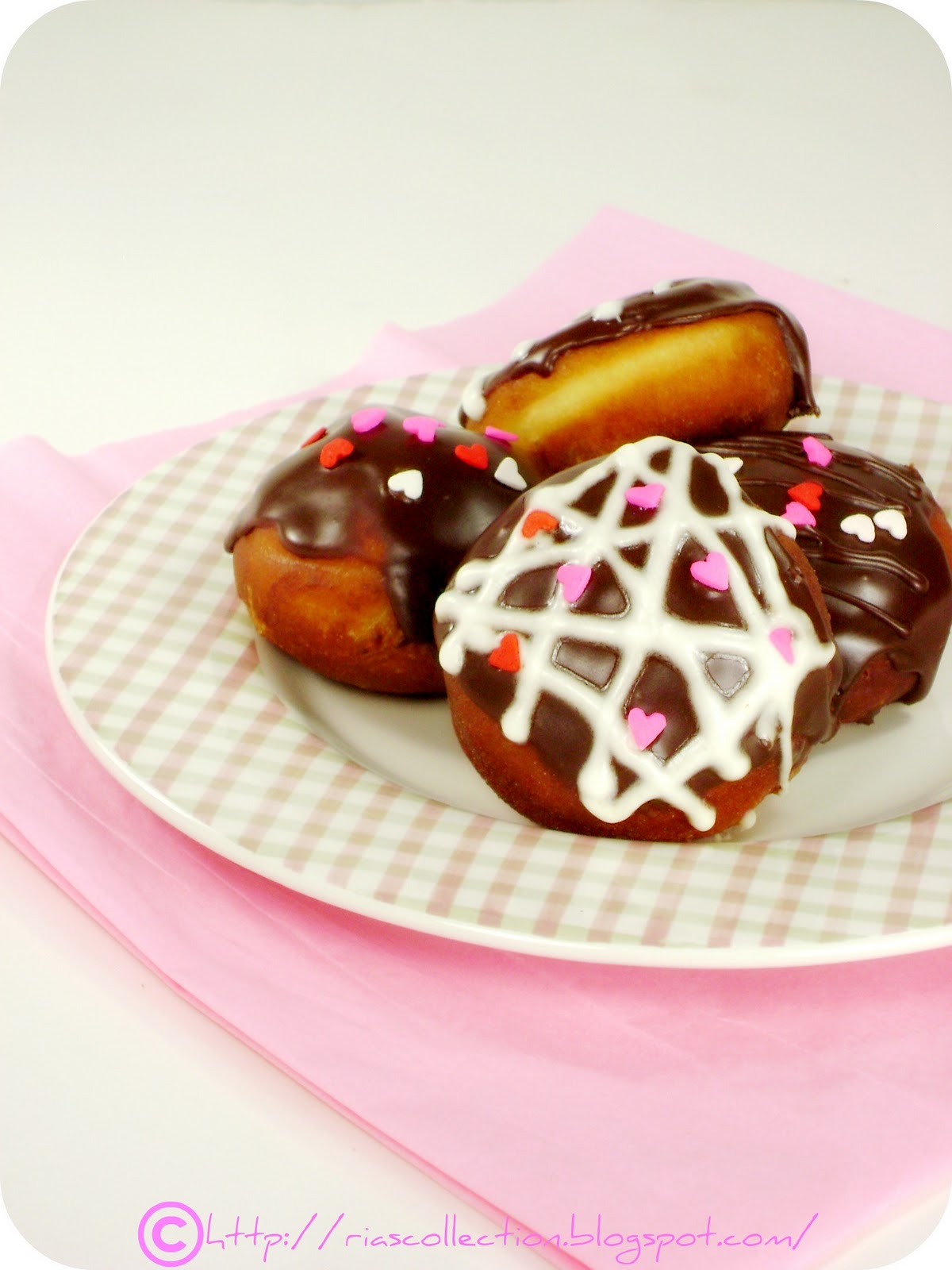 Ria's Collection CHOCOLATE & BOSTON CREME DOUGHNUTS! It's Daring Baker
