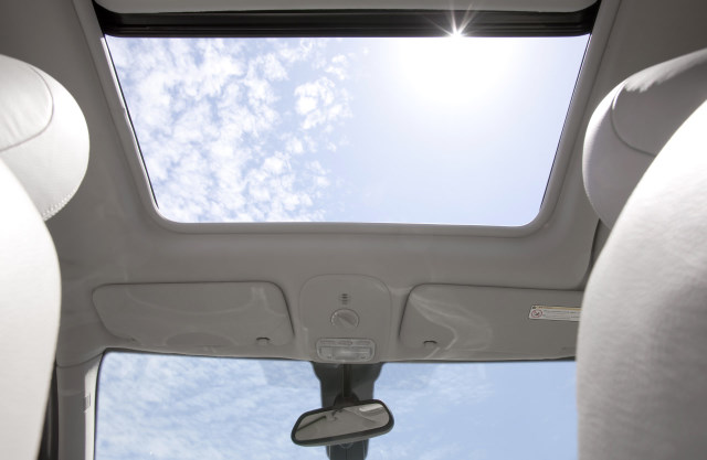 Novo Peugeot 408 2011 Brasil - teto-solar panorâmico
