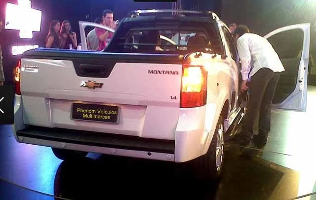 Nova Chevrolet Montana 2011 - traseira