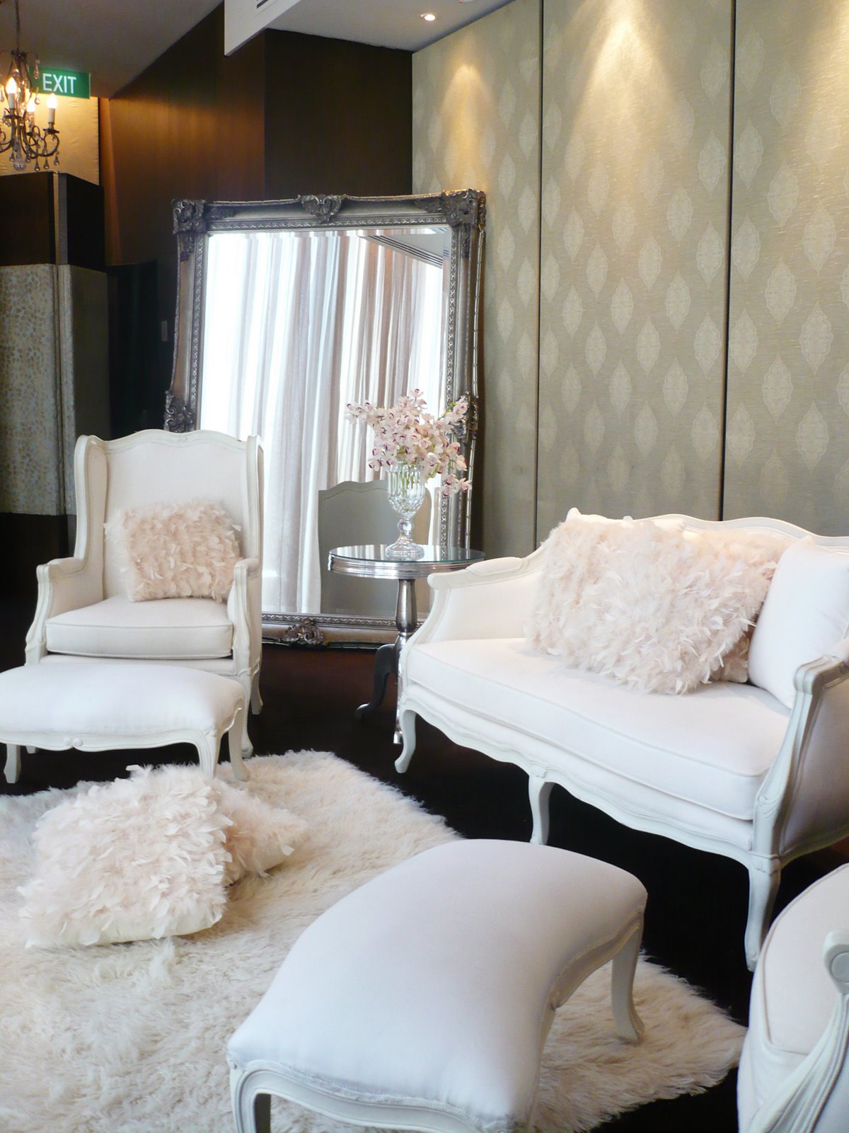 [EstRestaurant2.jpg]