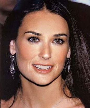 New Celebrity Buzz: Demi Moore Height