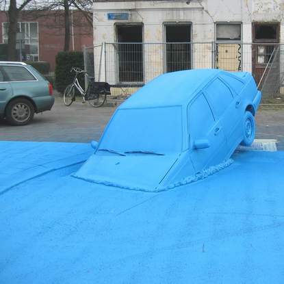 [urban_river_004.jpg]